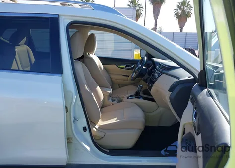 2017 Nissan Rogue Sv z USA, uszkodzony, nr VIN KNMAT2MT5HP540104